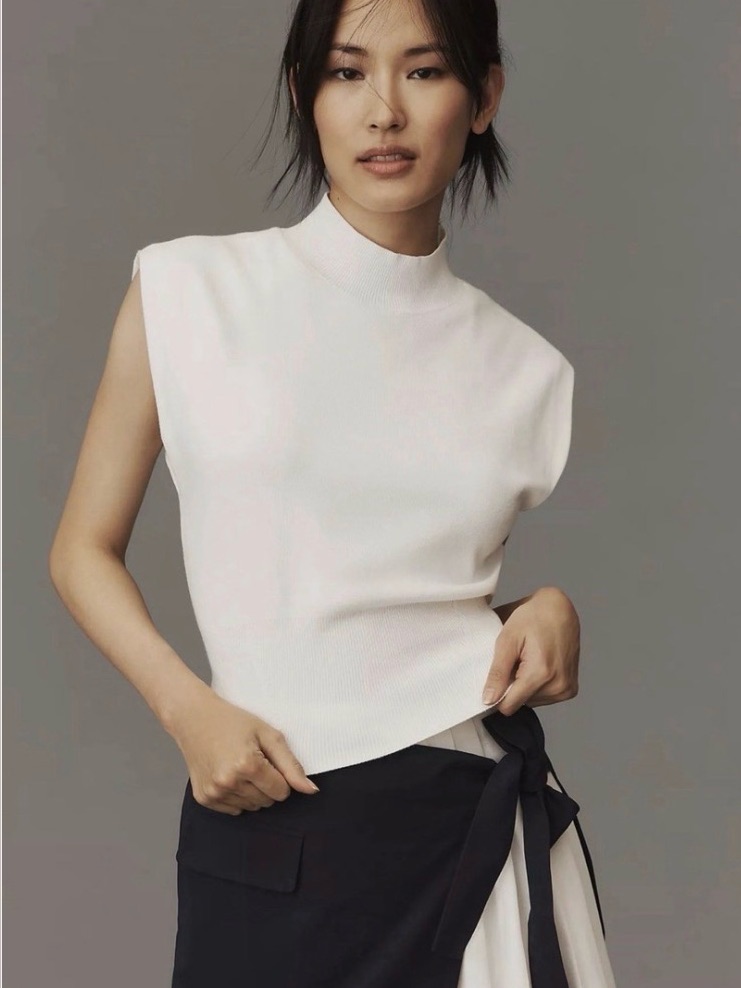 Pilcro White Sleeveless Mock-Neck Sweater | Medium